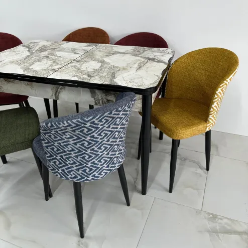 Set masa extensibila Marmura deschis 6 scaune multicolore