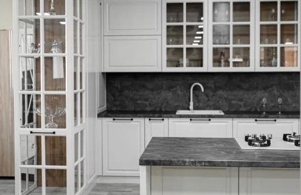 Bucătărie cu insulă - stil și funcționalitate pentru casa dumneavoastră