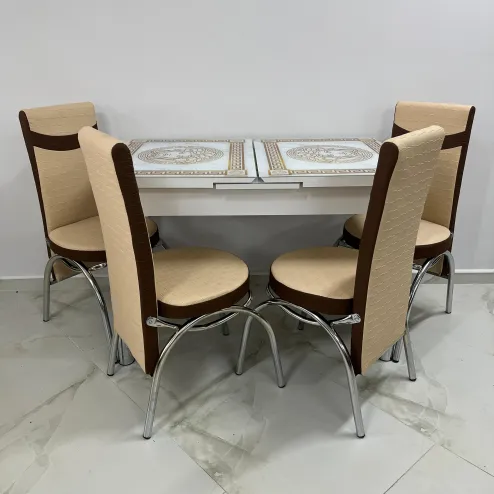 Комплект из небольшого столика из белого мрамора со стеклянной столешницей и 4 бежево-коричневых кожаных стульев