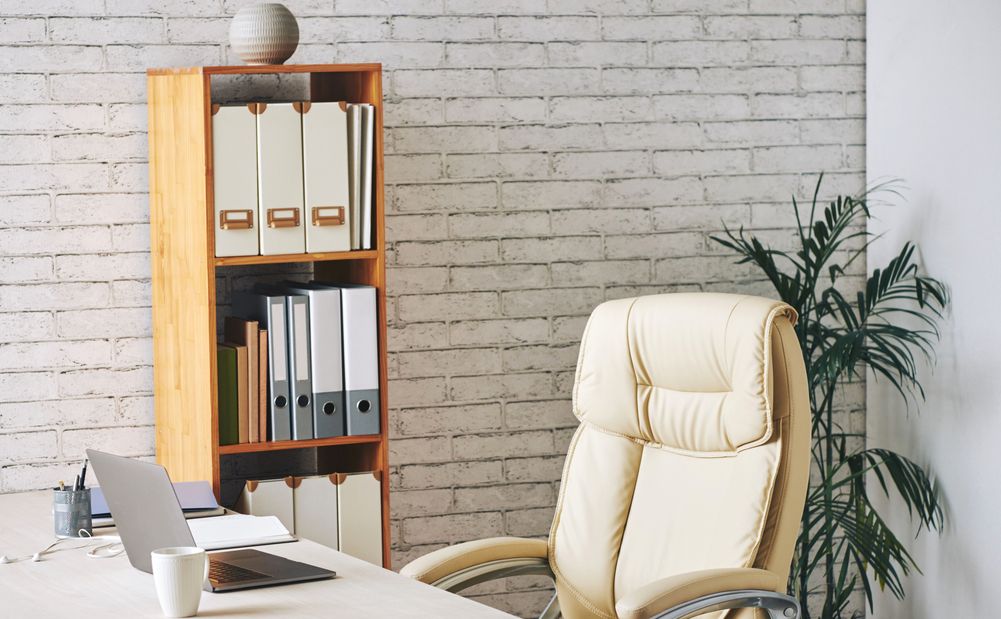 Un spațiu de lucru bine organizat este cheia unei atmosfere plăcute în echipă. Mobilier de birou.