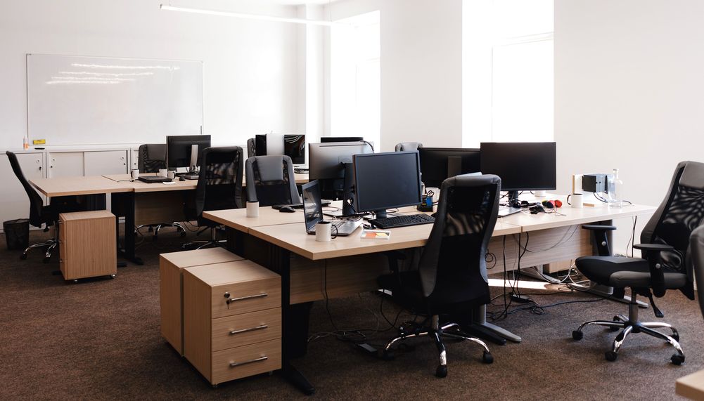 Ce mobilier este necesar pentru o muncă productivă la birou. Seturi de mobilier pentru birou.